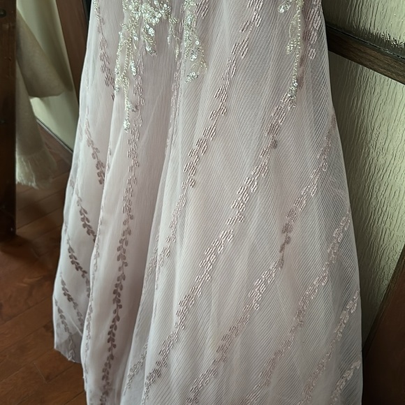 Mac Duggal EMBELLISHED SOFT TIE SLEEVELESS V NECK GOWN size 4 $798 - Picture 9 of 15